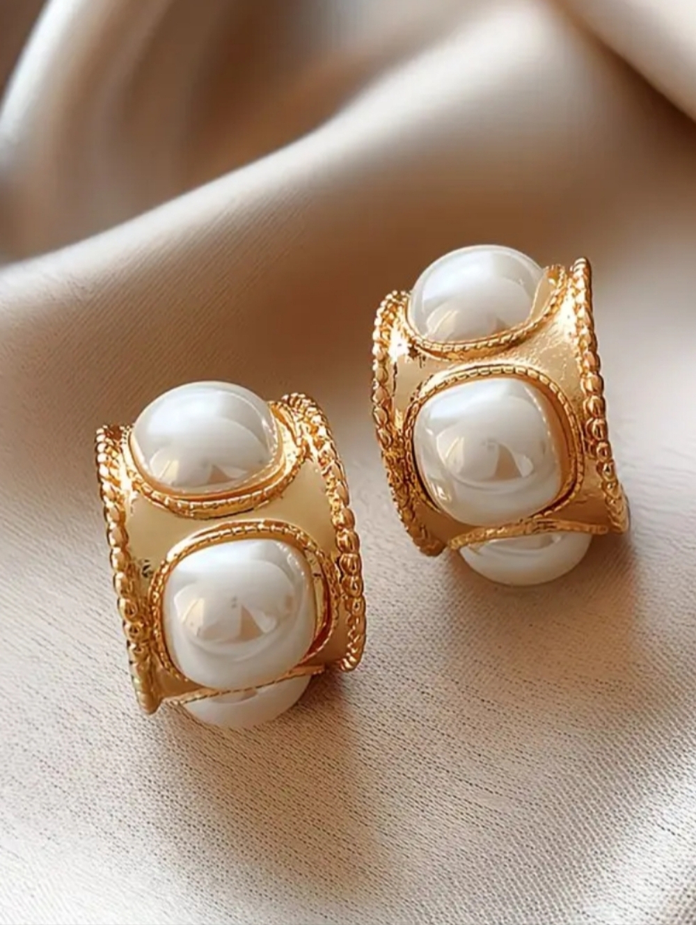 18 kt Gold over Titanium post earrings with pearls